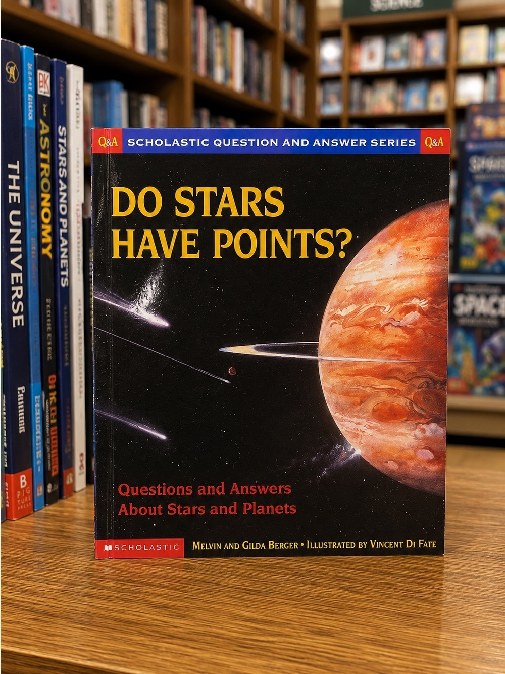 Do Stars Have Points? - Questions and Answers About Stars and Planets Scholatic